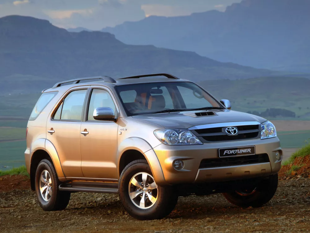 Автомобиль Toyota Fortuner I Внедорожник (5 дверей)