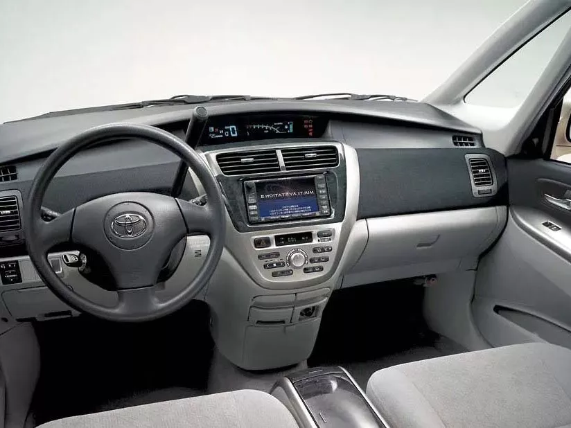 Автомобиль Toyota Opa I Рестайлинг Универсал (5 дверей)