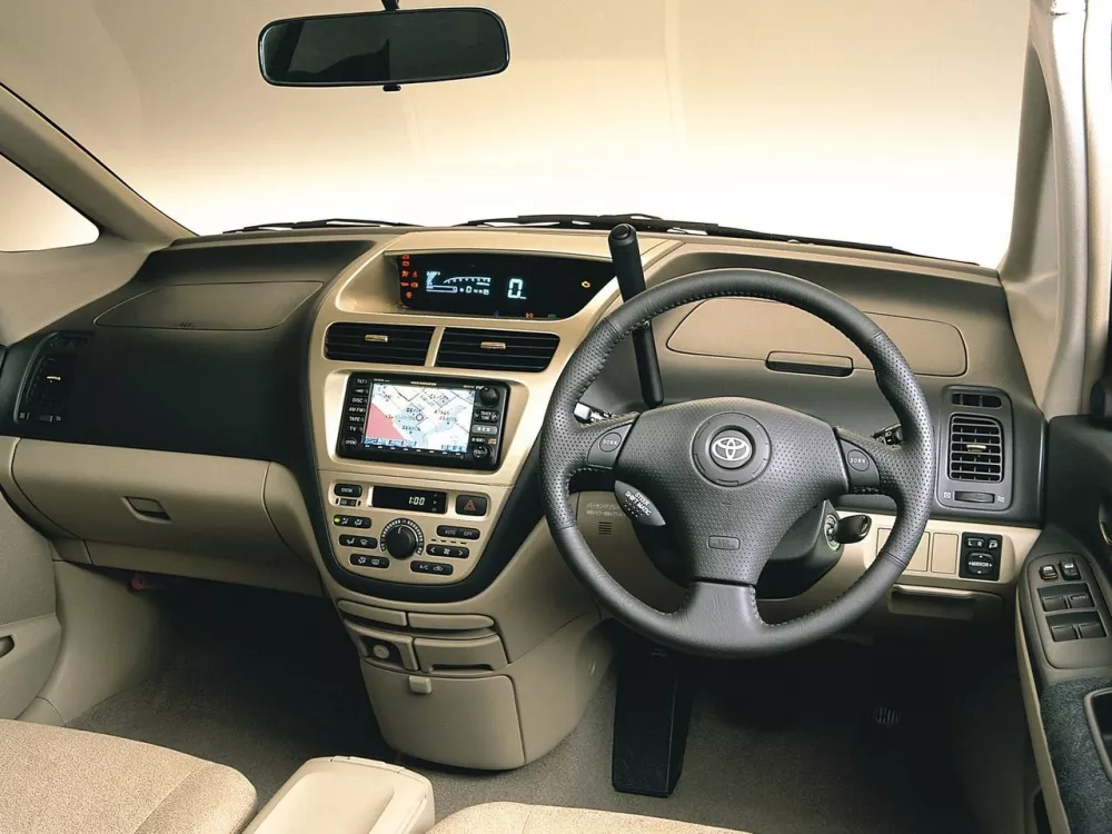 Автомобиль Toyota Opa I Универсал (5 дверей)