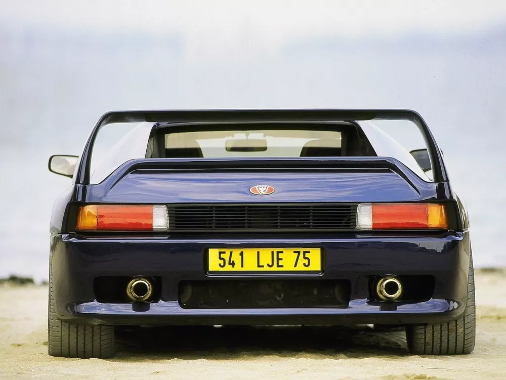 Автомобиль Venturi 400 GT Купе