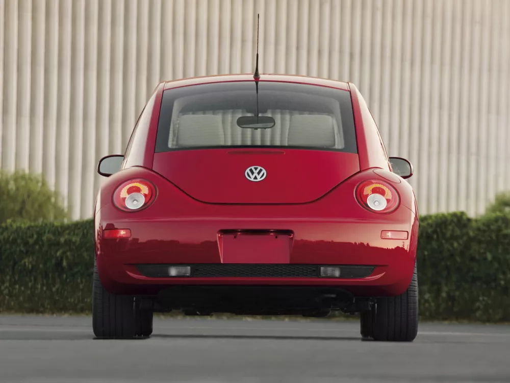Автомобиль Volkswagen Beetle I (A4) Рестайлинг Хэтчбек (3 двери)