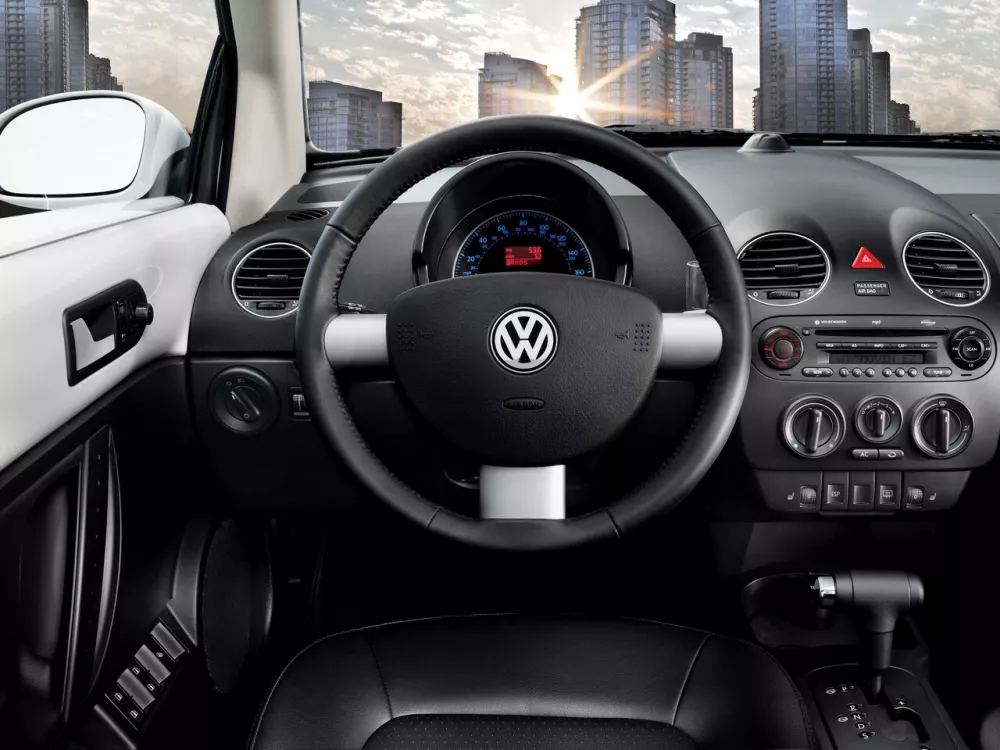 Автомобиль Volkswagen Beetle I (A4) Рестайлинг Хэтчбек (3 двери)