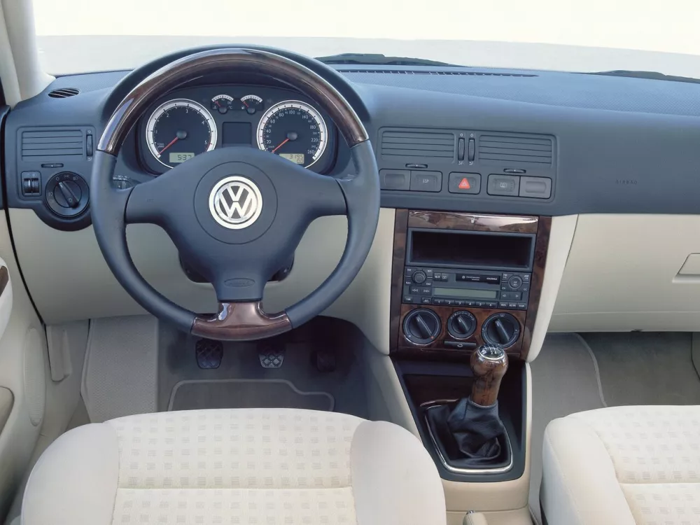 Автомобиль Volkswagen Bora I Седан