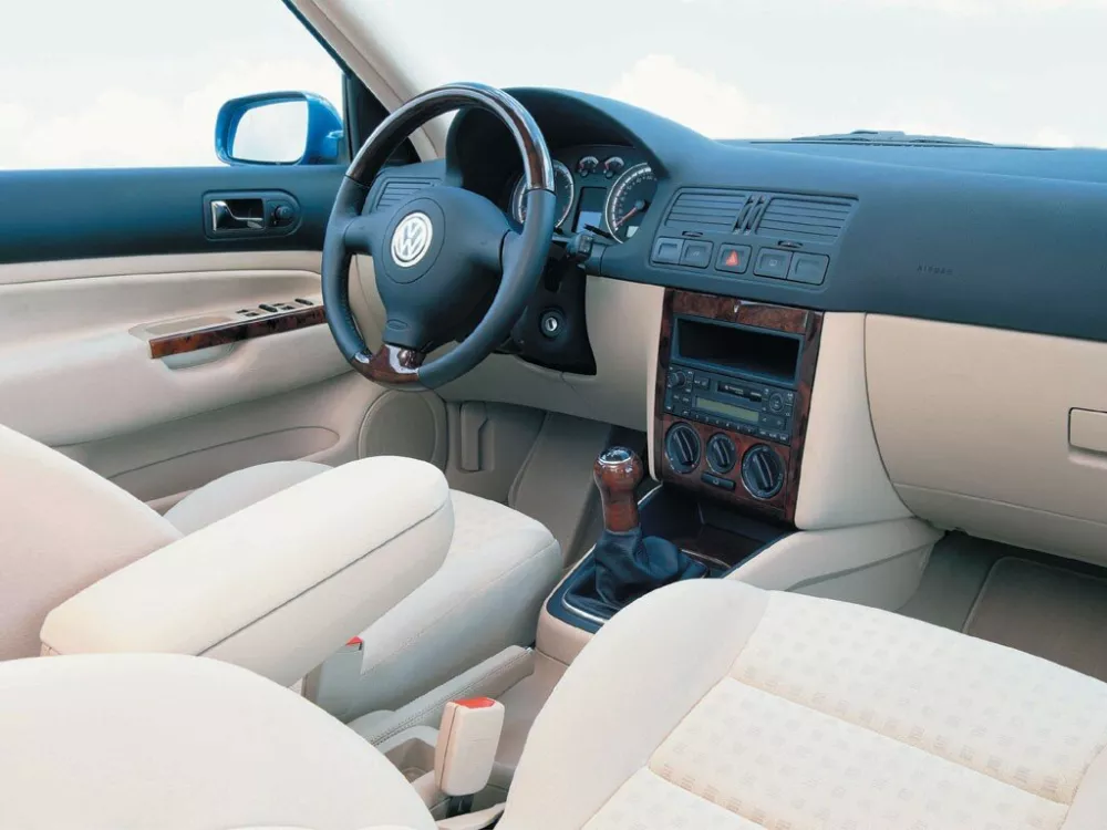 Автомобиль Volkswagen Bora I Седан