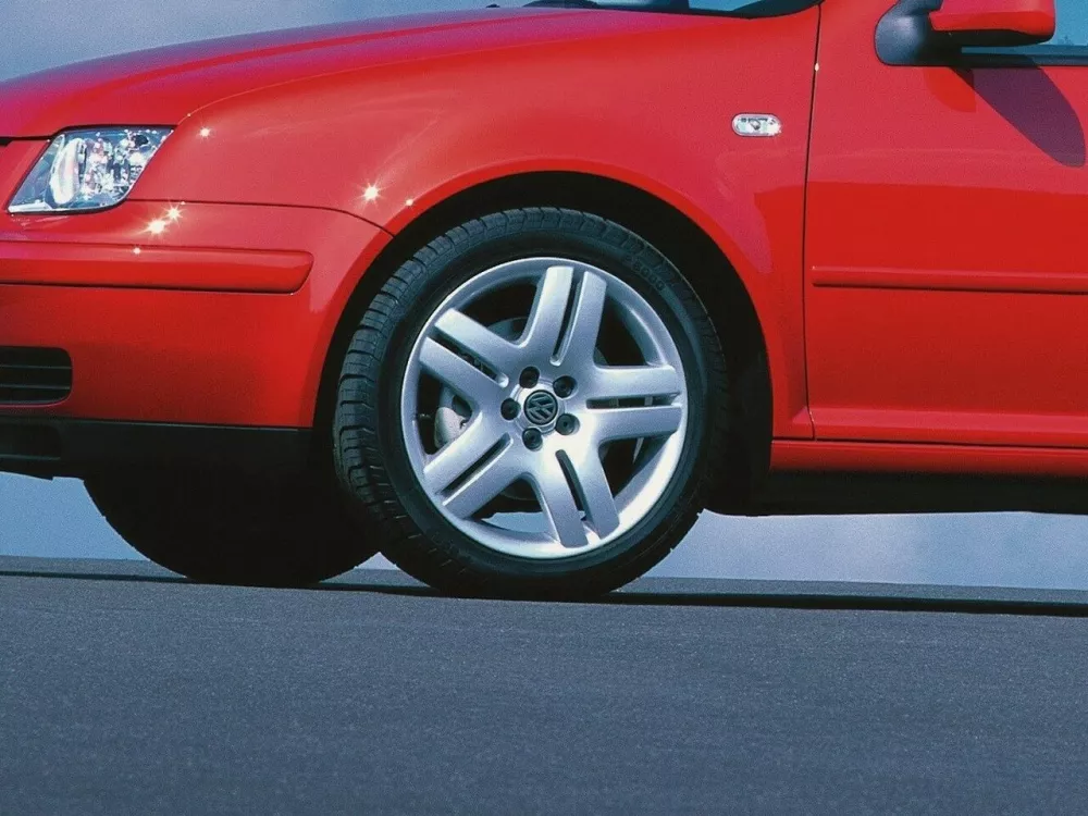 Автомобиль Volkswagen Bora I Универсал (5 дверей)