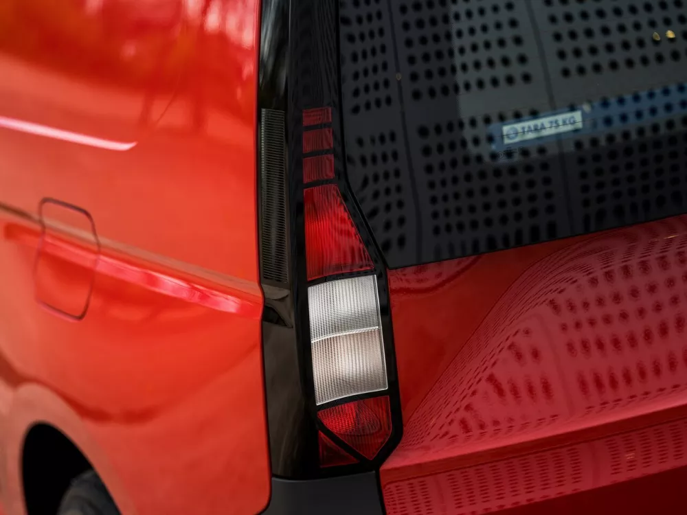 Автомобиль Volkswagen Caddy V Фургон