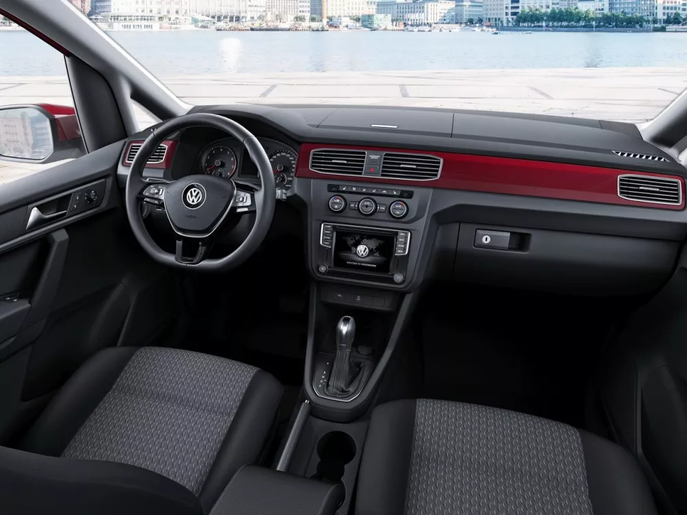 Автомобиль Volkswagen Caddy IV Компактвэн