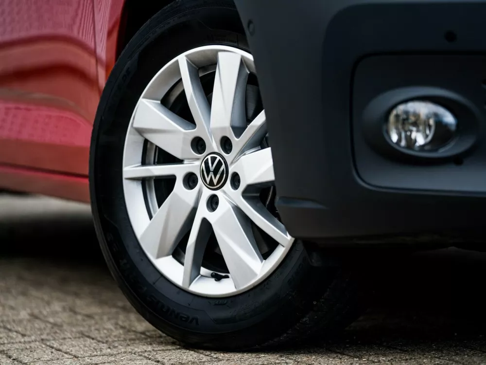 Автомобиль Volkswagen Caddy V Фургон
