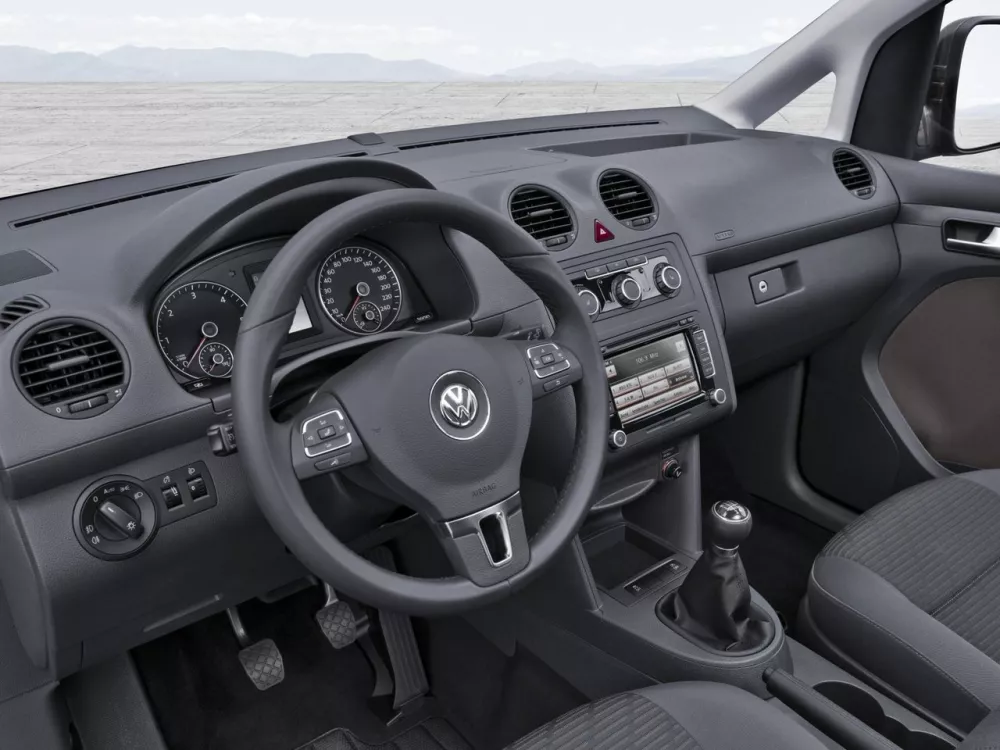 Автомобиль Volkswagen Caddy III Рестайлинг Компактвэн