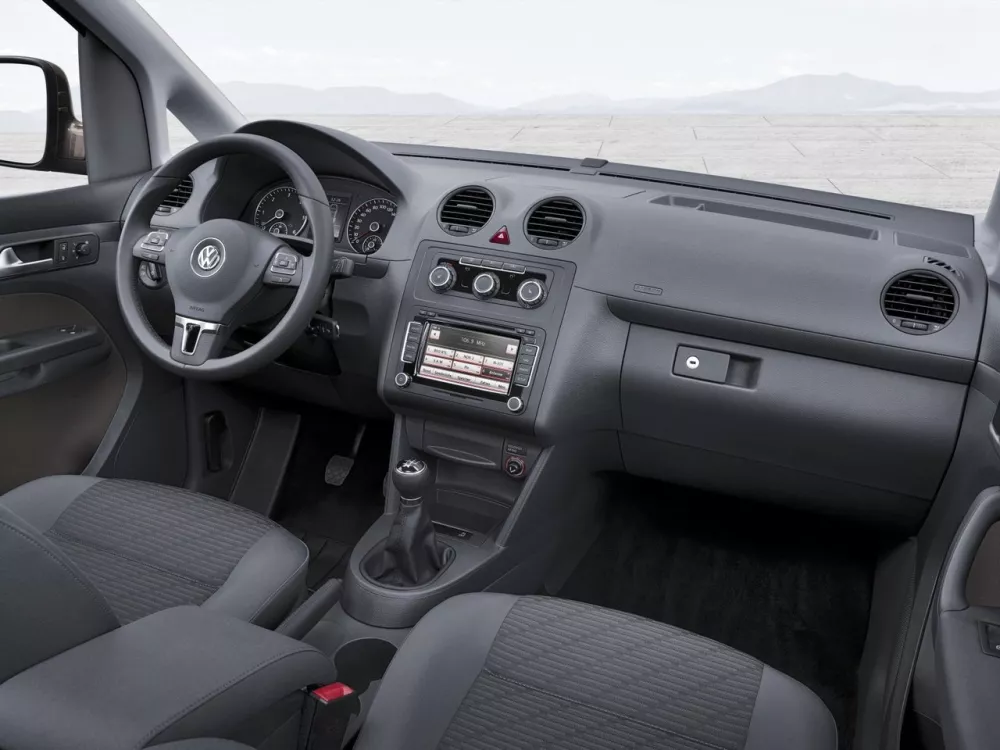 Автомобиль Volkswagen Caddy III Рестайлинг Компактвэн