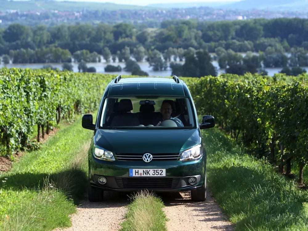 Автомобиль Volkswagen Caddy III Рестайлинг Компактвэн Maxi