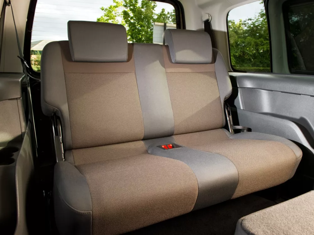 Автомобиль Volkswagen Caddy III Рестайлинг Компактвэн Maxi