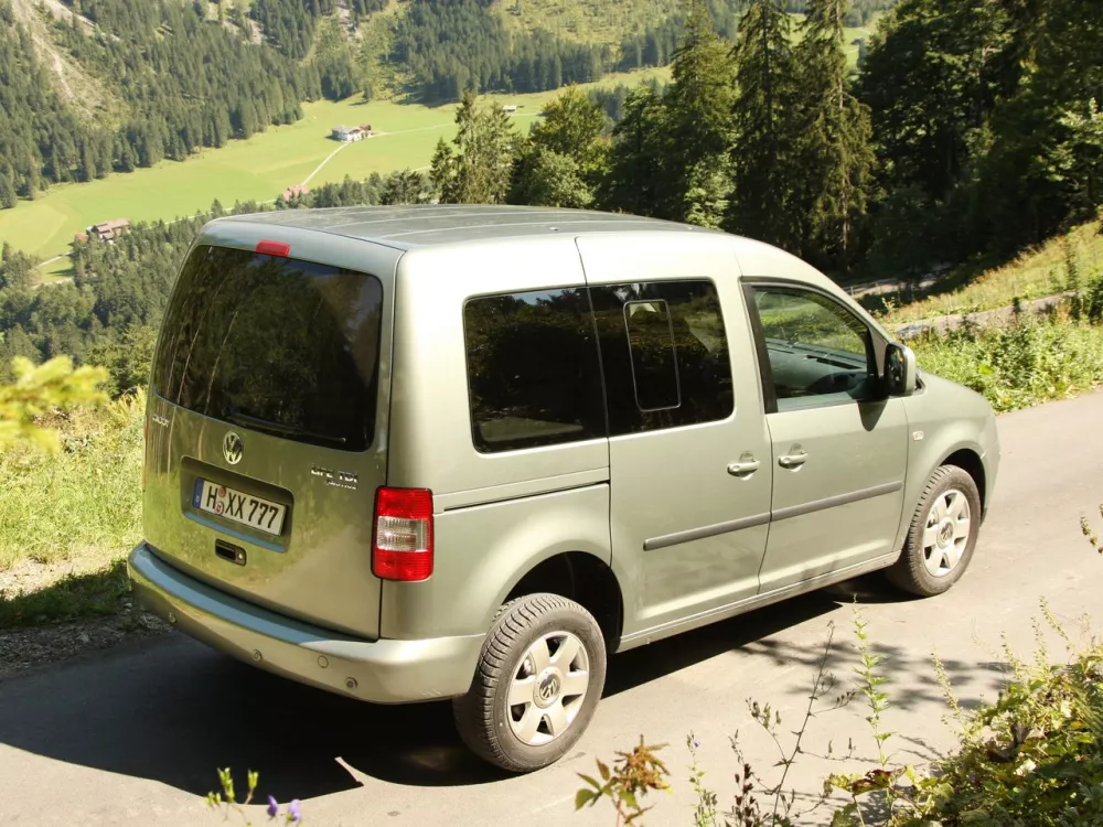 Автомобиль Volkswagen Caddy III Компактвэн Life