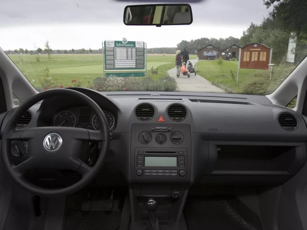 Автомобиль Volkswagen Caddy III Компактвэн Life