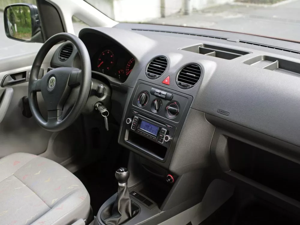 Автомобиль Volkswagen Caddy III Компактвэн Life Maxi