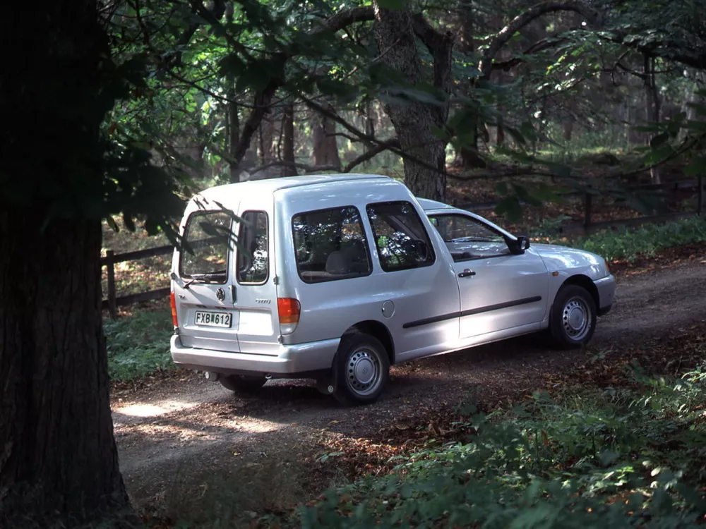Автомобиль Volkswagen Caddy II Компактвэн