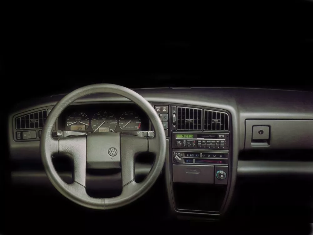 Автомобиль Volkswagen Corrado Хэтчбек (3 двери)