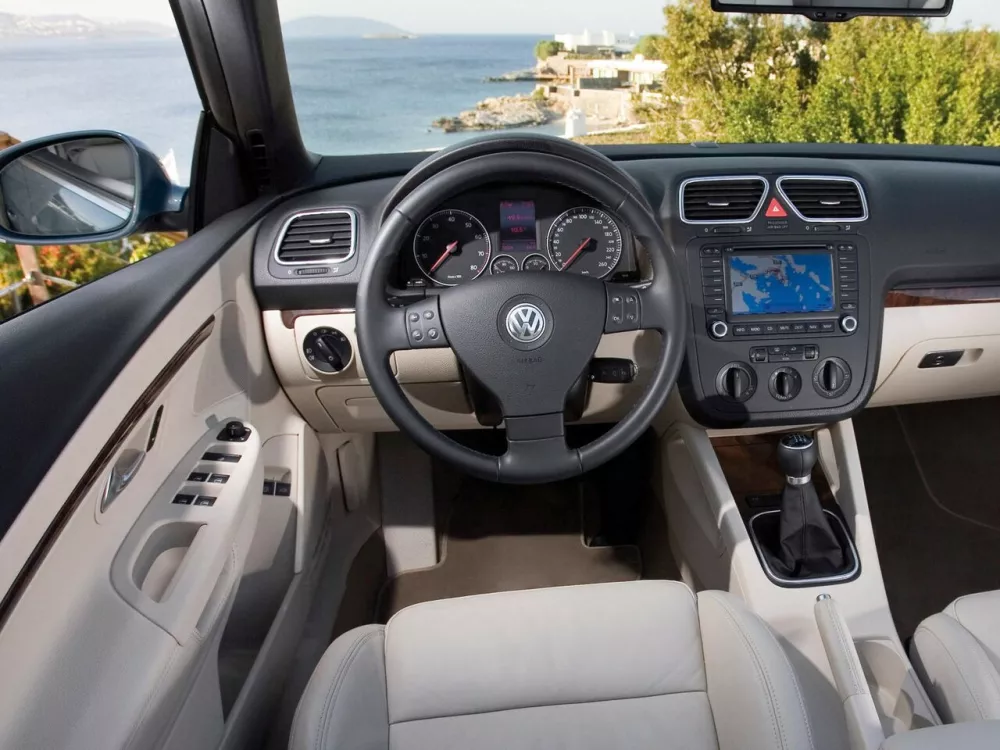 Автомобиль Volkswagen Eos I Кабриолет