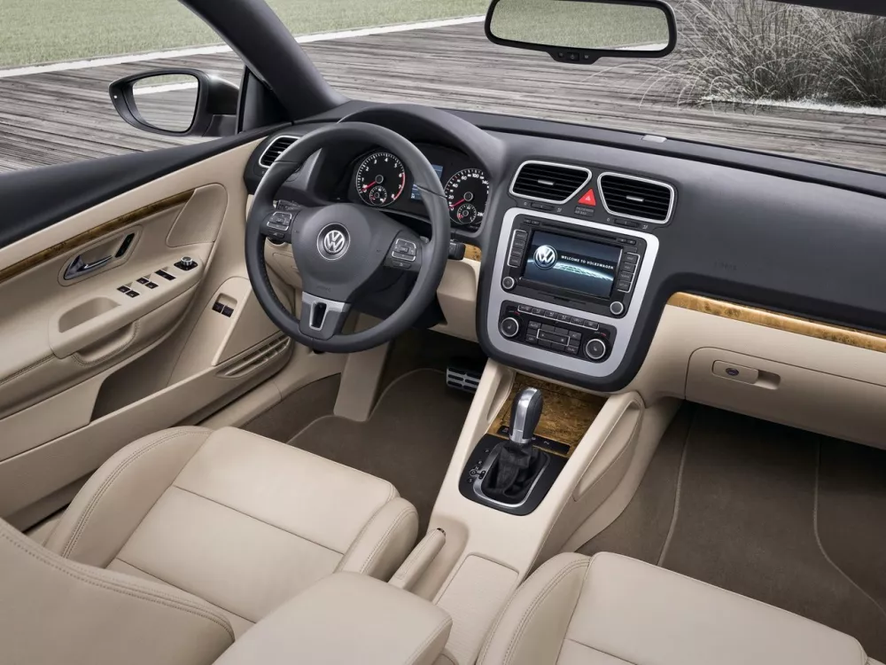 Автомобиль Volkswagen Eos I Рестайлинг Кабриолет