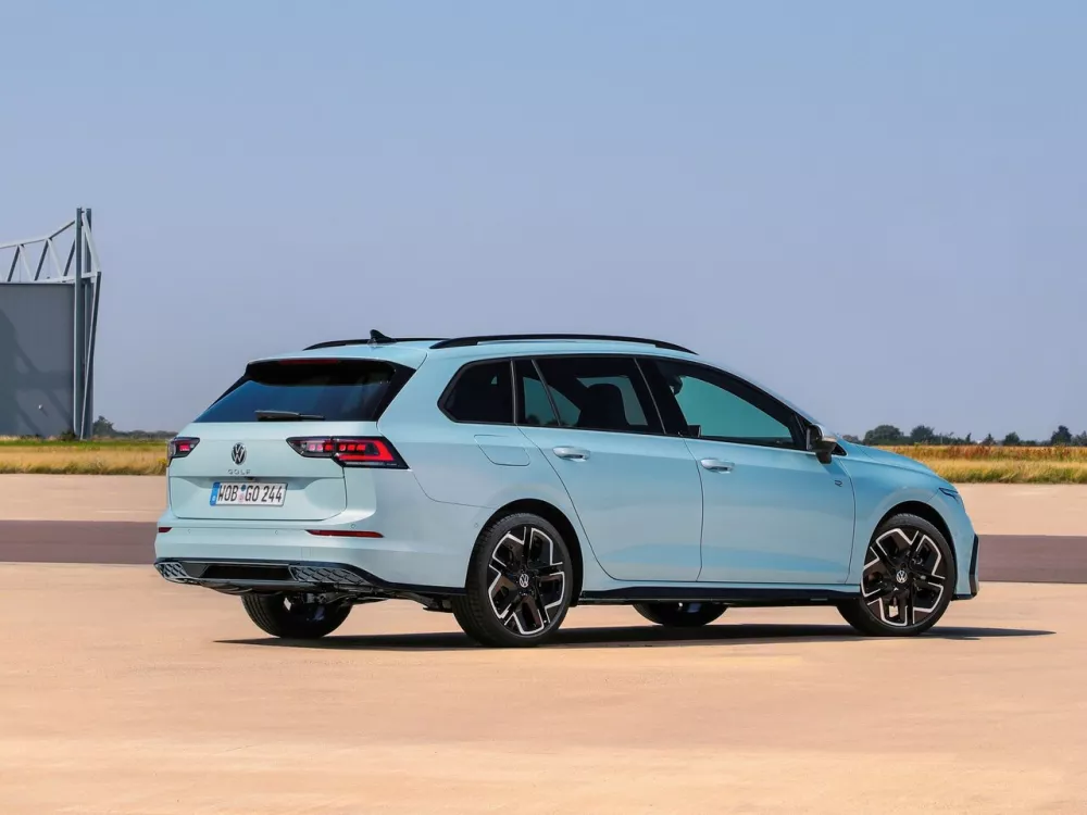 Автомобиль Volkswagen Golf VIII Рестайлинг Универсал (5 дверей)