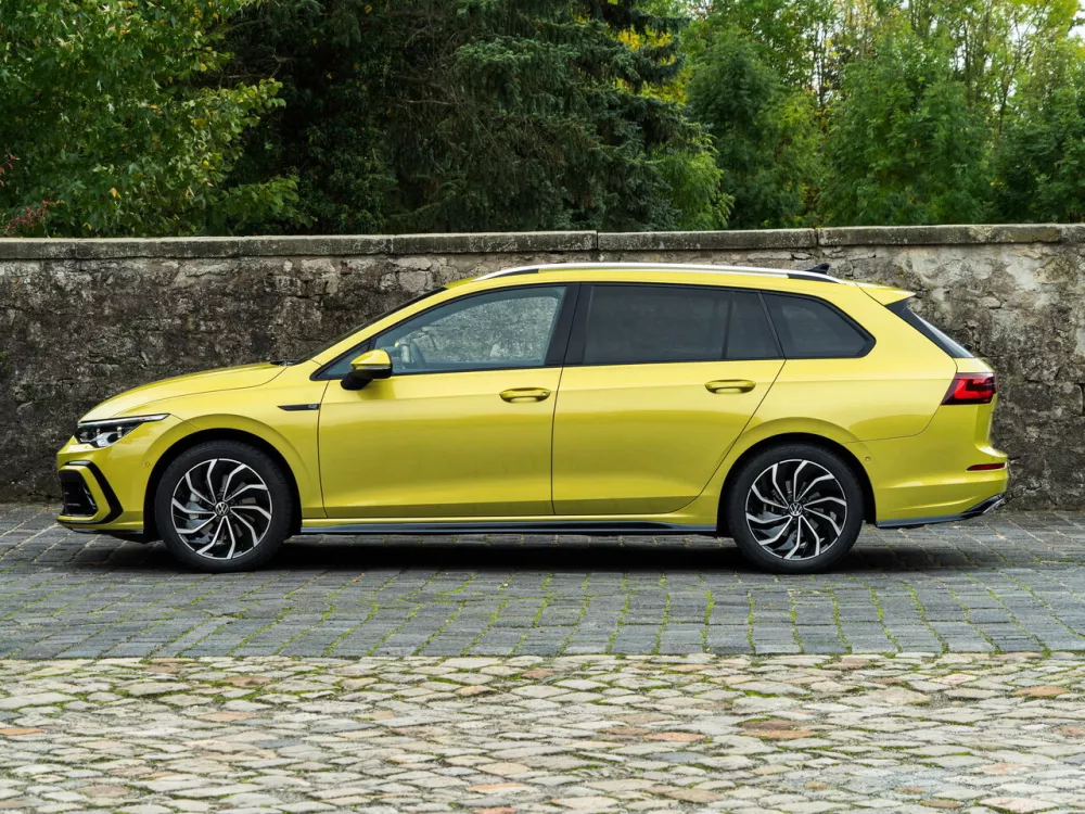 Автомобиль Volkswagen Golf VIII Универсал (5 дверей)