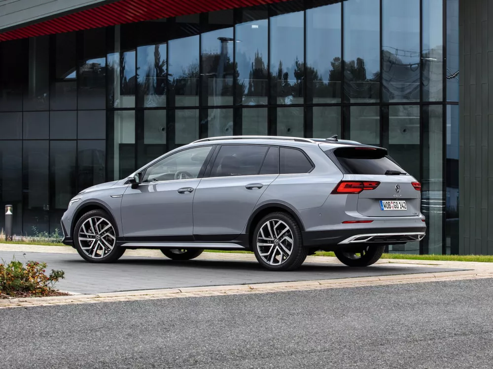 Автомобиль Volkswagen Golf VIII Универсал (5 дверей) Alltrack