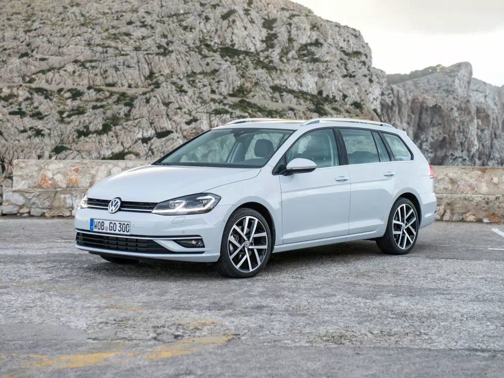 Автомобиль Volkswagen Golf VII Рестайлинг Универсал (5 дверей)