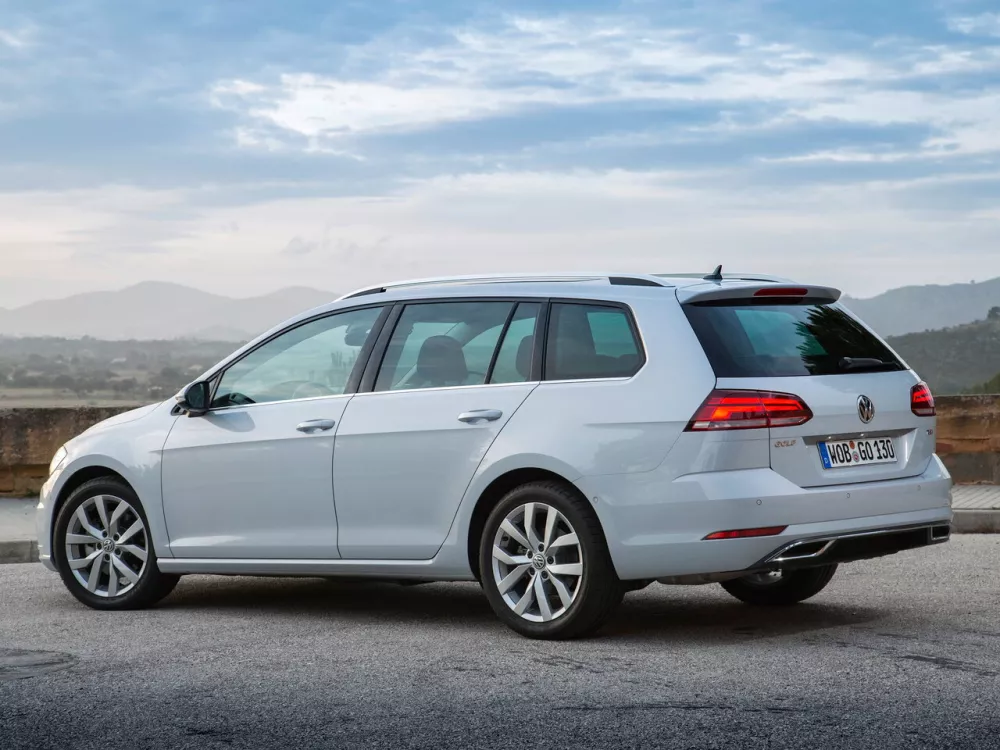 Автомобиль Volkswagen Golf VII Рестайлинг Универсал (5 дверей)