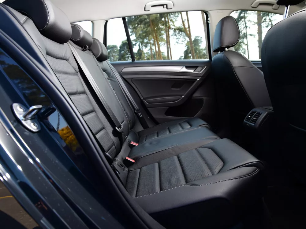 Автомобиль Volkswagen Golf VII Рестайлинг Универсал (5 дверей)