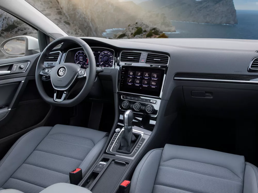 Автомобиль Volkswagen Golf VII Рестайлинг Универсал (5 дверей)