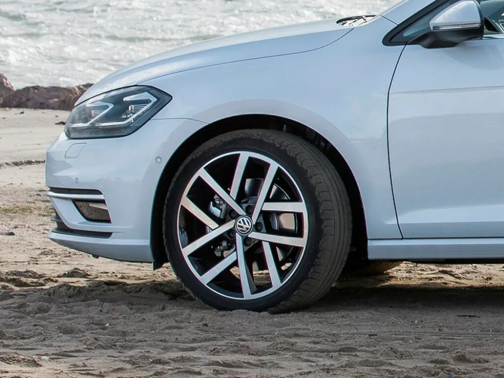 Автомобиль Volkswagen Golf VII Рестайлинг Универсал (5 дверей)