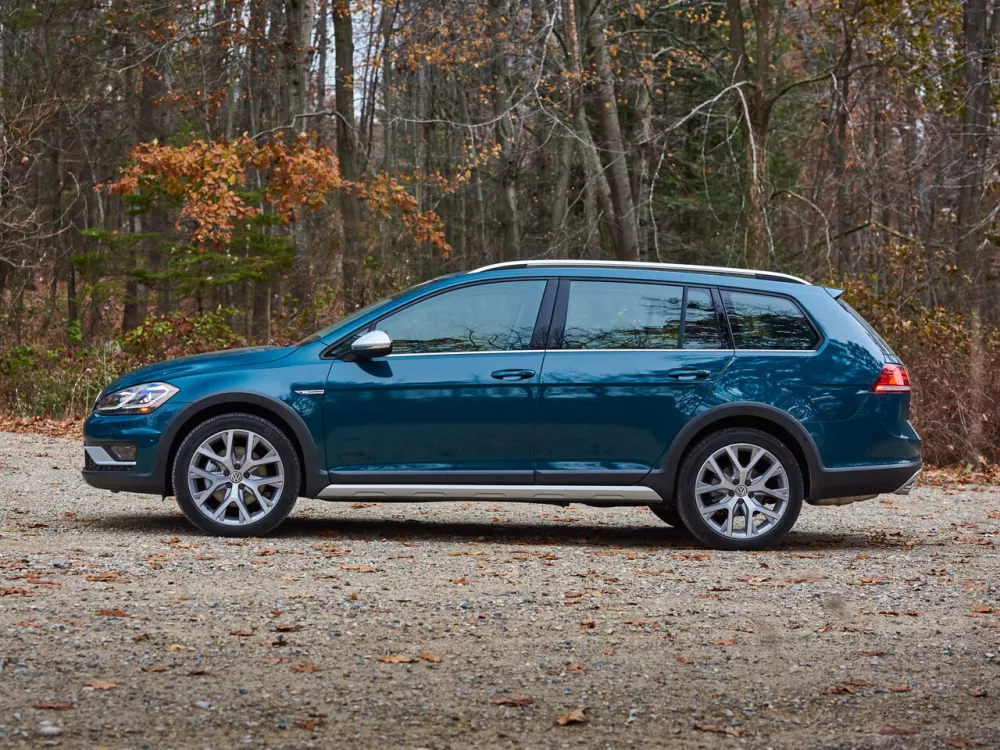 Автомобиль Volkswagen Golf VII Рестайлинг Универсал (5 дверей) Alltrack
