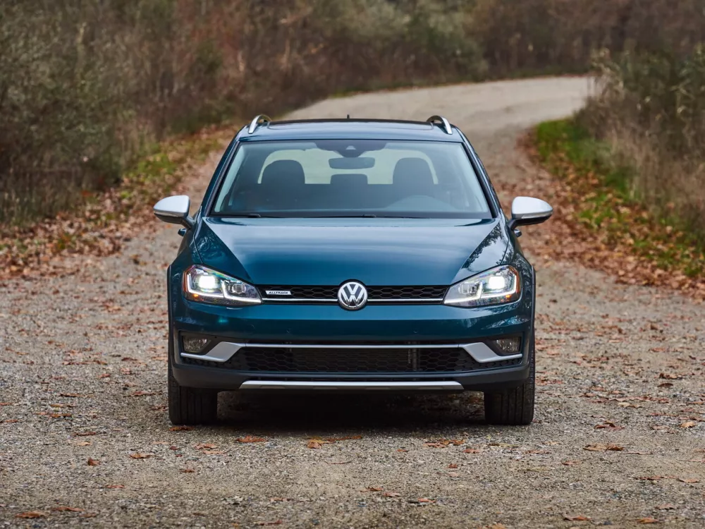 Автомобиль Volkswagen Golf VII Рестайлинг Универсал (5 дверей) Alltrack
