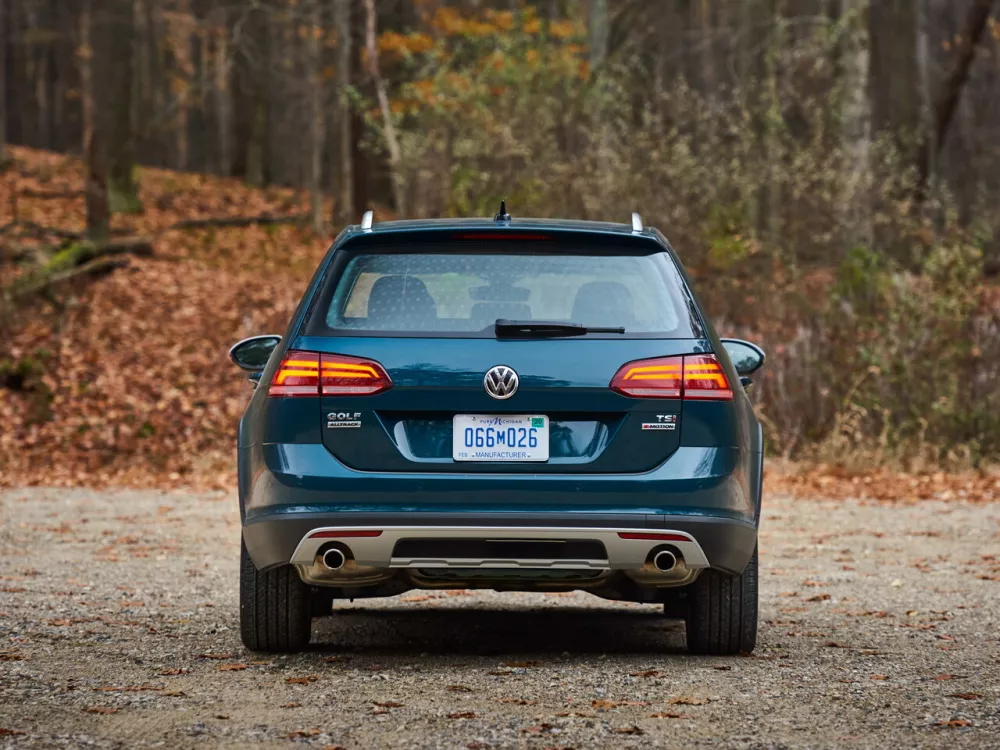 Автомобиль Volkswagen Golf VII Рестайлинг Универсал (5 дверей) Alltrack