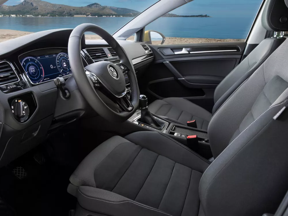 Автомобиль Volkswagen Golf VII Рестайлинг Универсал (5 дверей) Alltrack