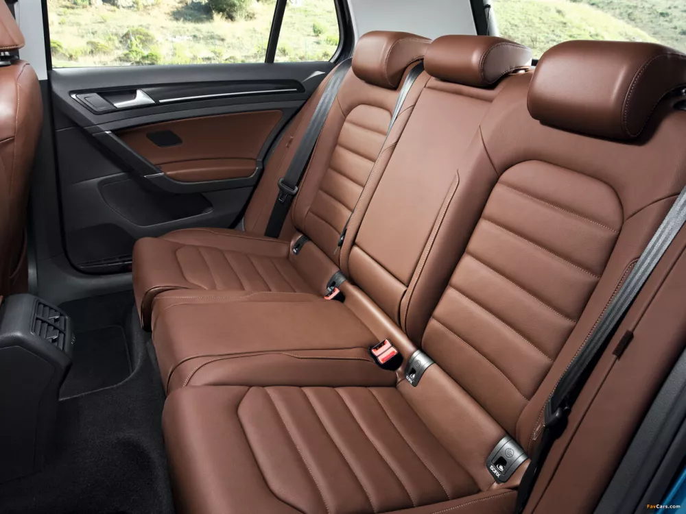 Автомобиль Volkswagen Golf VII Хэтчбек (5 дверей)