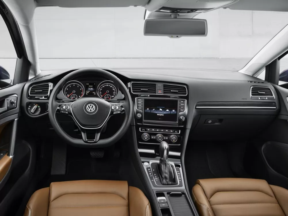 Автомобиль Volkswagen Golf VII Хэтчбек (5 дверей)