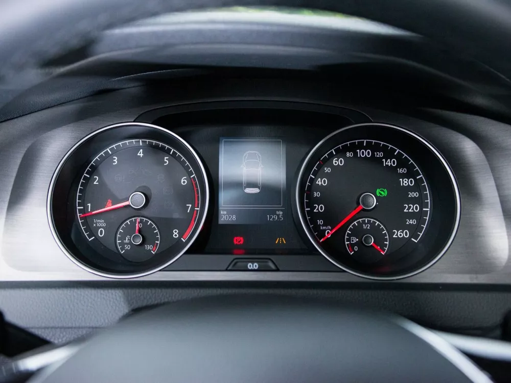 Автомобиль Volkswagen Golf VII Хэтчбек (5 дверей)