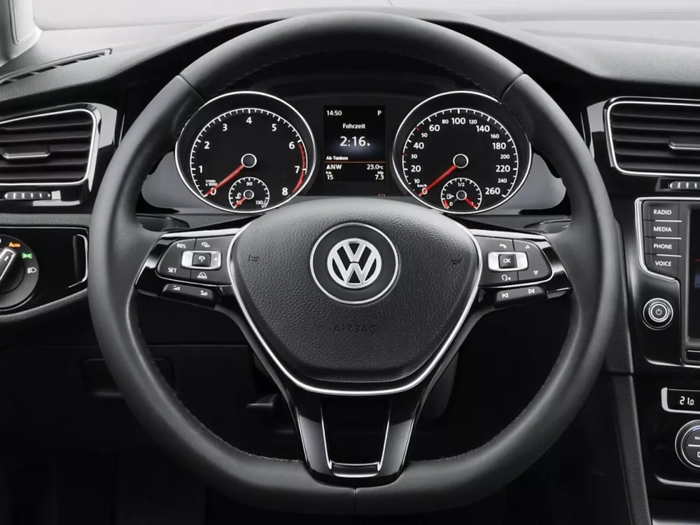 Автомобиль Volkswagen Golf VII Хэтчбек (5 дверей)