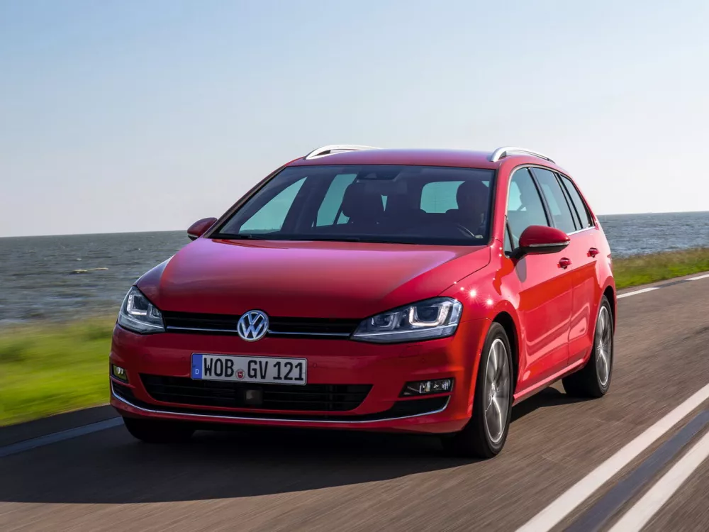 Автомобиль Volkswagen Golf VII Универсал (5 дверей)