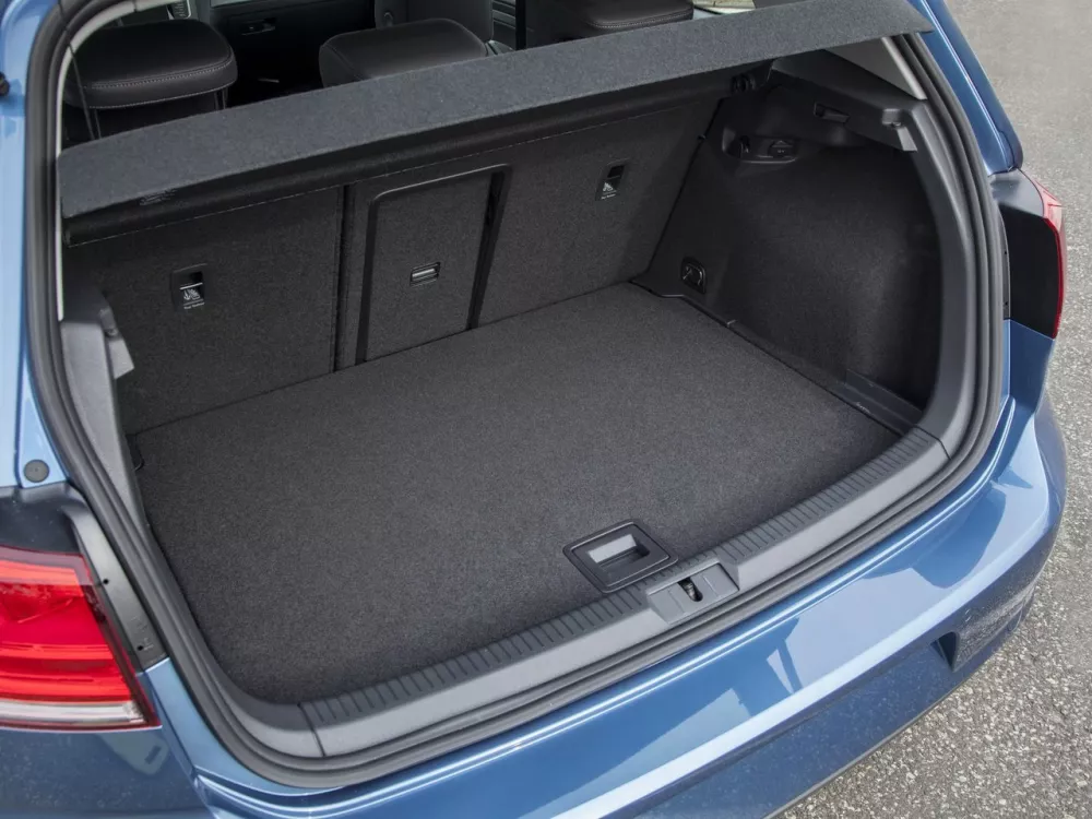 Автомобиль Volkswagen Golf VII Хэтчбек (3 двери)