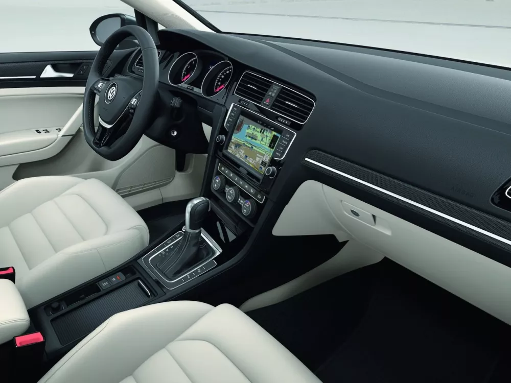 Автомобиль Volkswagen Golf VII Хэтчбек (3 двери)