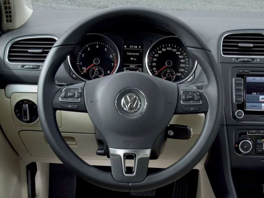 Автомобиль Volkswagen Golf VI Хэтчбек (5 дверей)