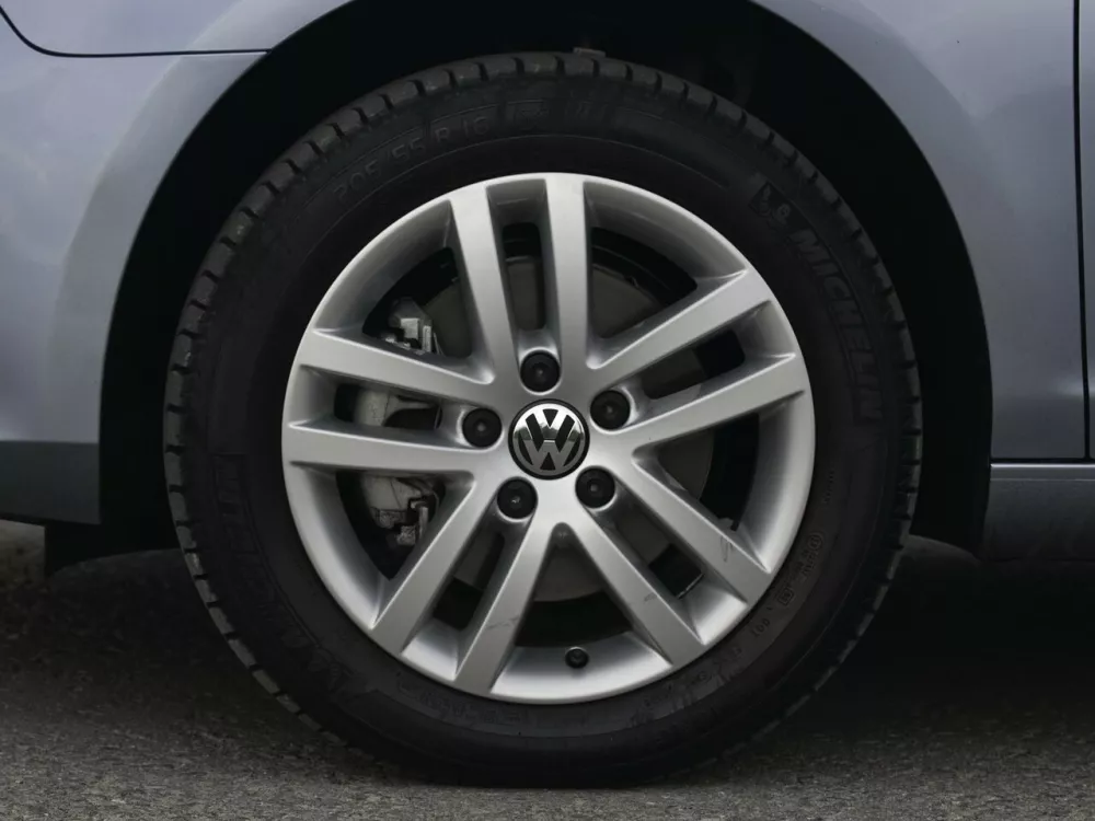 Автомобиль Volkswagen Golf VI Хэтчбек (5 дверей)