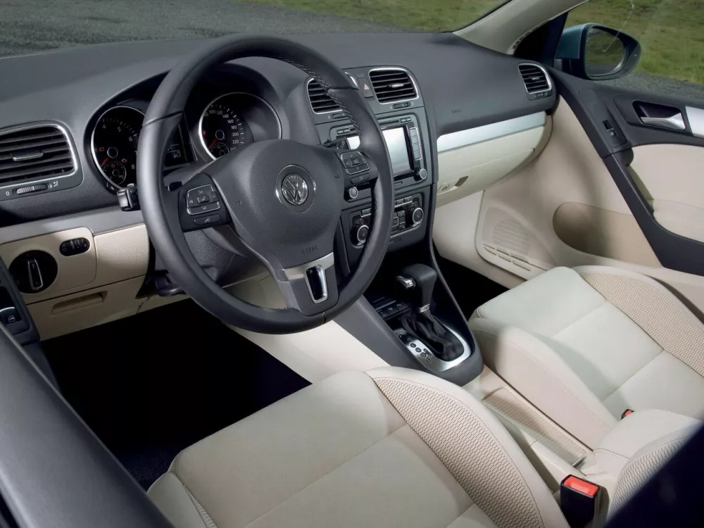 Автомобиль Volkswagen Golf VI Хэтчбек (3 двери)