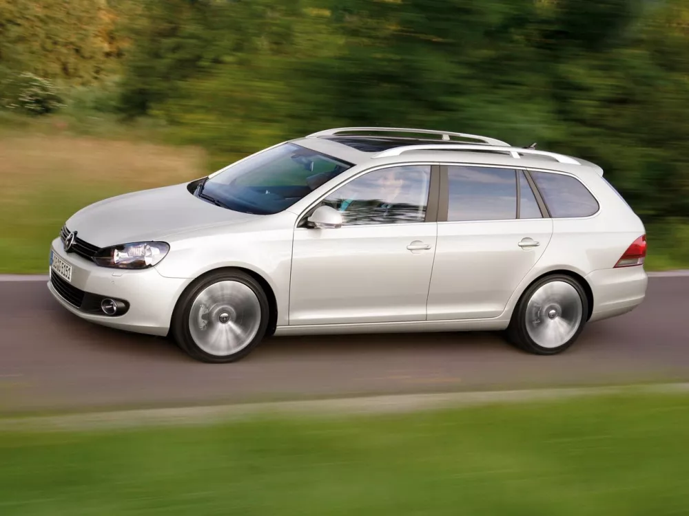 Автомобиль Volkswagen Golf VI Универсал (5 дверей)