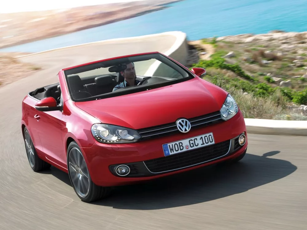 Автомобиль Volkswagen Golf VI Кабриолет