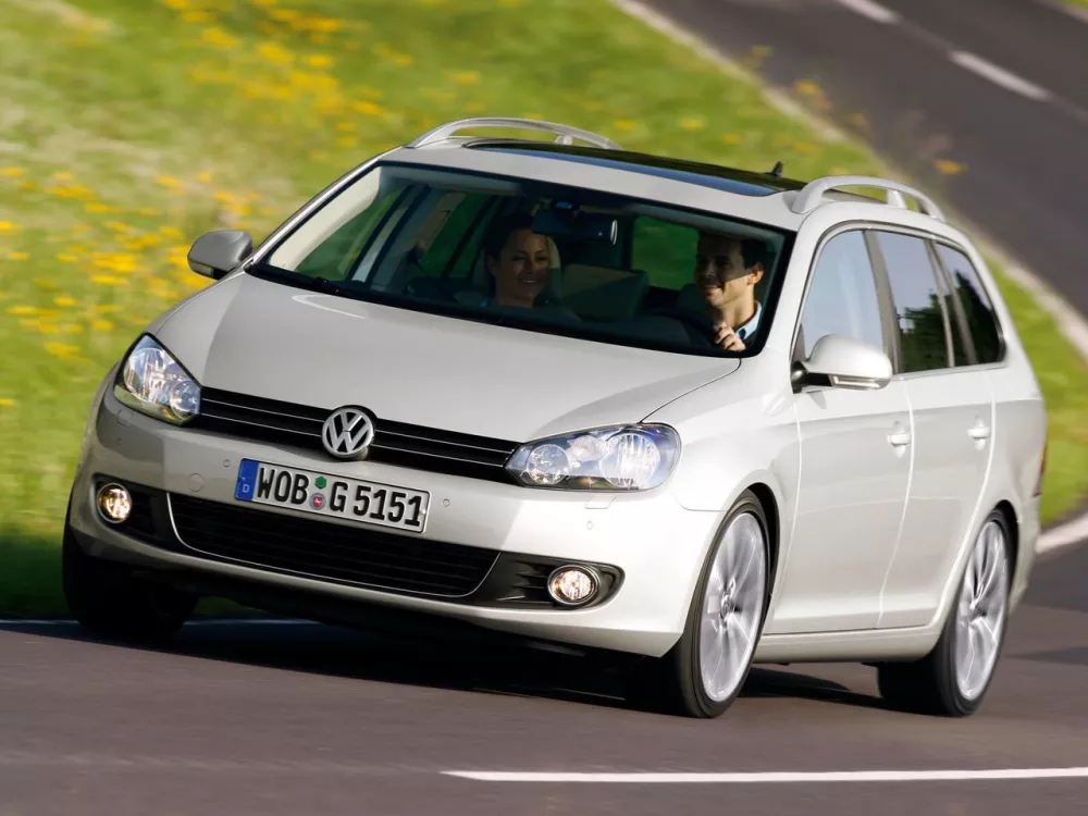 Автомобиль Volkswagen Golf VI Универсал (5 дверей)