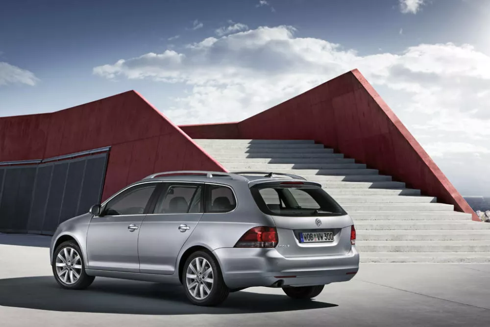 Автомобиль Volkswagen Golf VI Универсал (5 дверей)