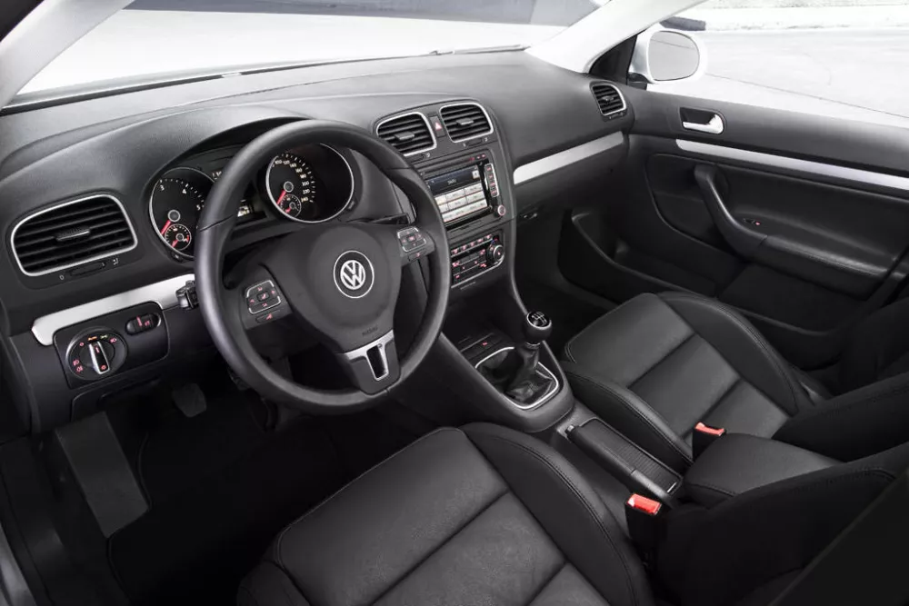 Автомобиль Volkswagen Golf VI Универсал (5 дверей)